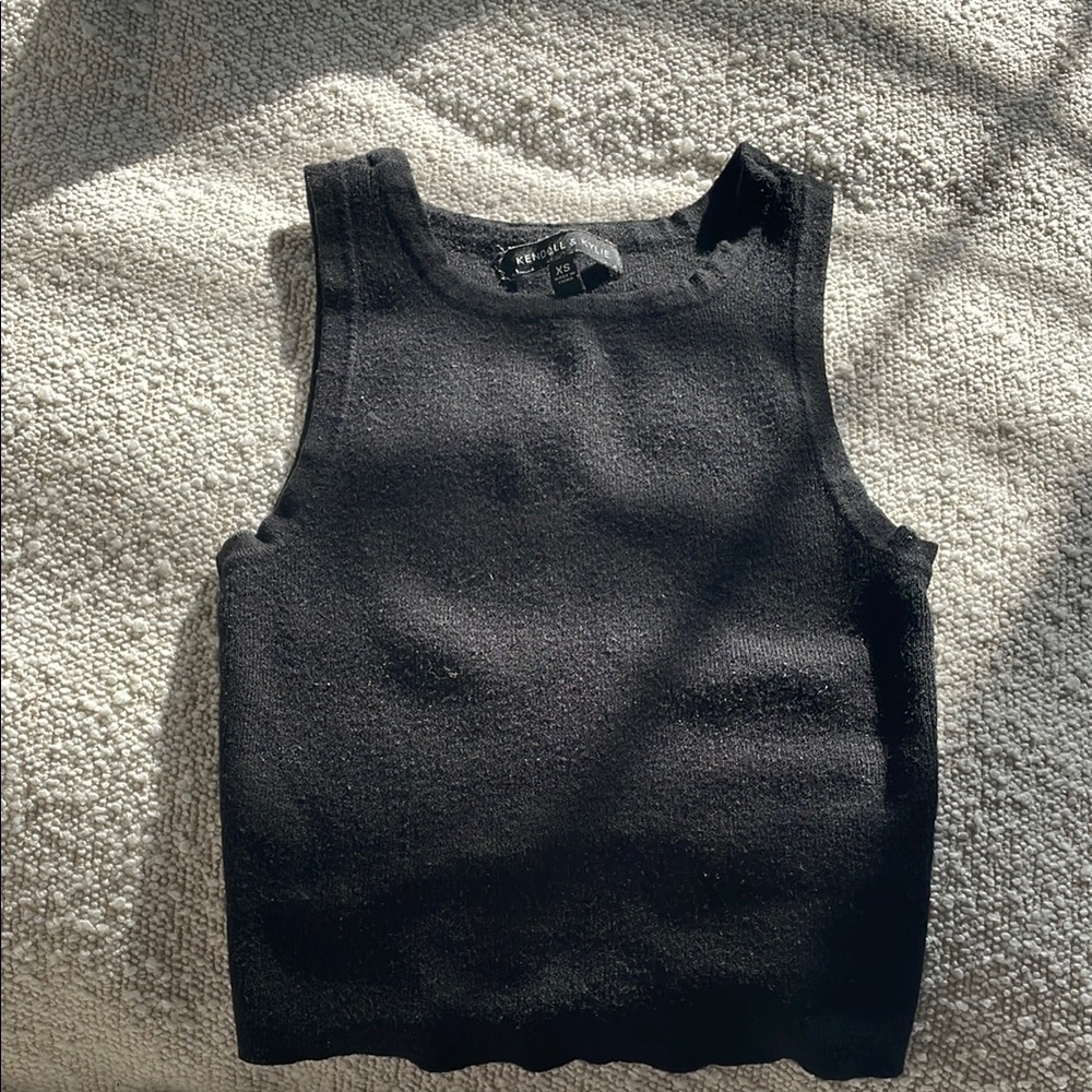 Chic Black Sleeveless Top